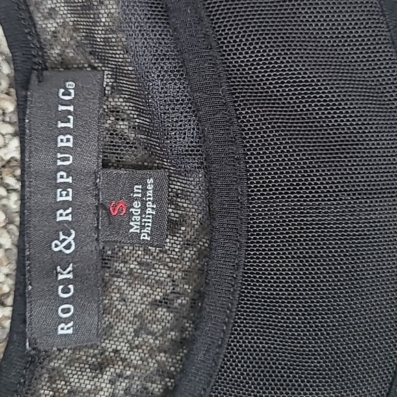 Rock & Republic Women's Cold Shoulder Tops - Black and Gray Bundle - Picture 2 of 4